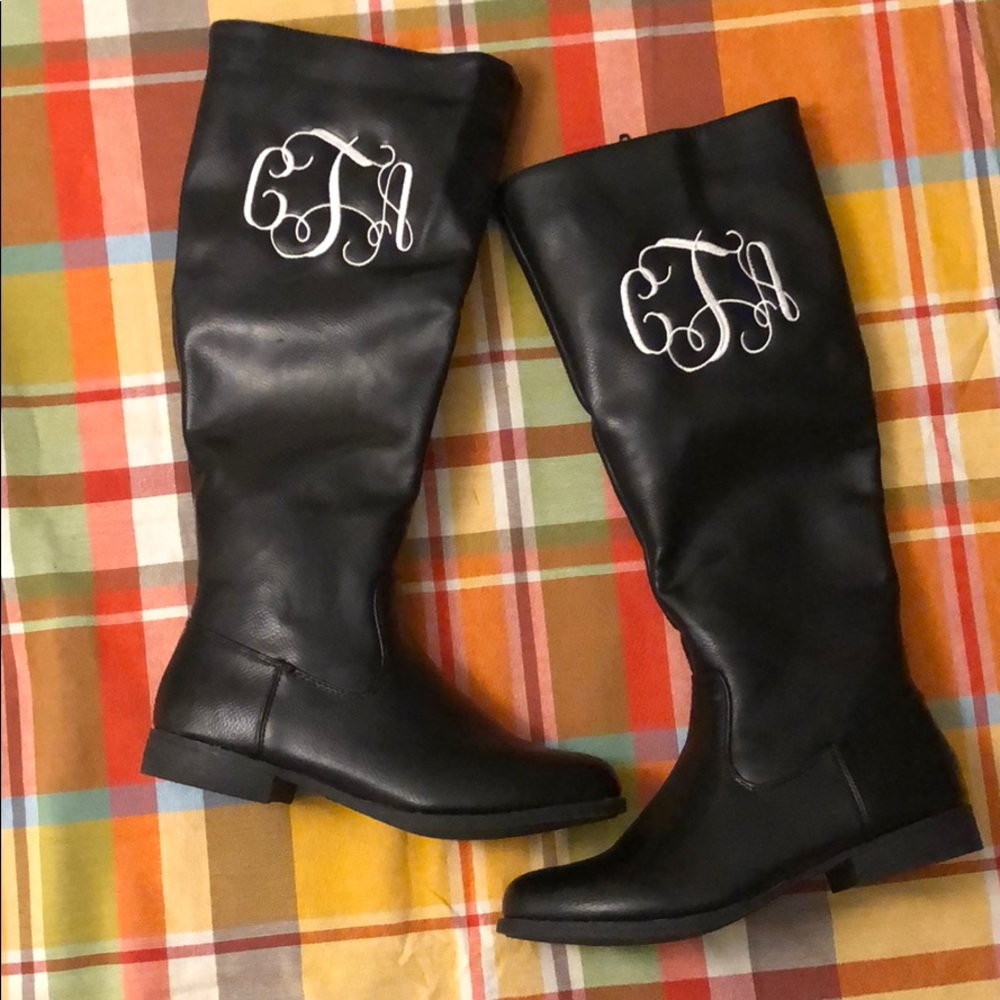 Women’s monogram black boots